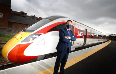 Mayor Welcomes Azuma Training Following Completion of Middlesbrough Station Platform Work